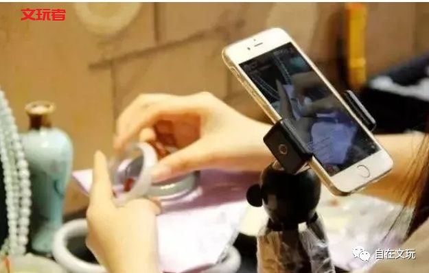 割韭菜的新套路《千万别买XXX了，源头直供才这个价》