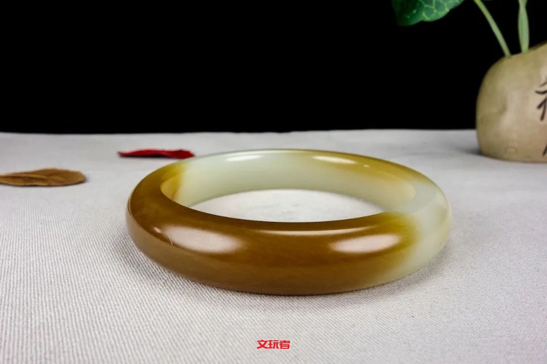 稳赚不赔的买卖！为什么说炒股置地，不如买玉？