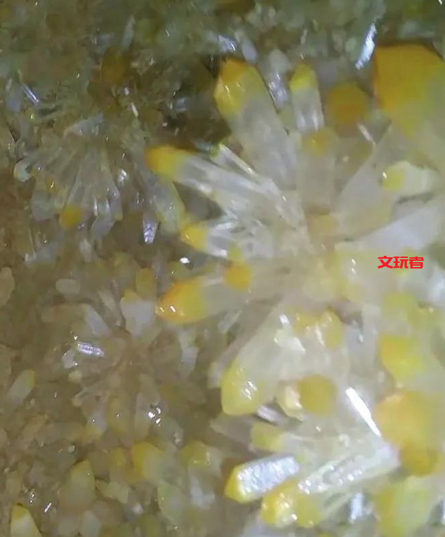 看到这块黄色石头，我竟然流出了口水！！！