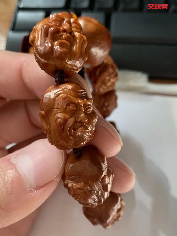 夏天抓紧玩这四种文玩，上色包浆的速度能翻好几倍！