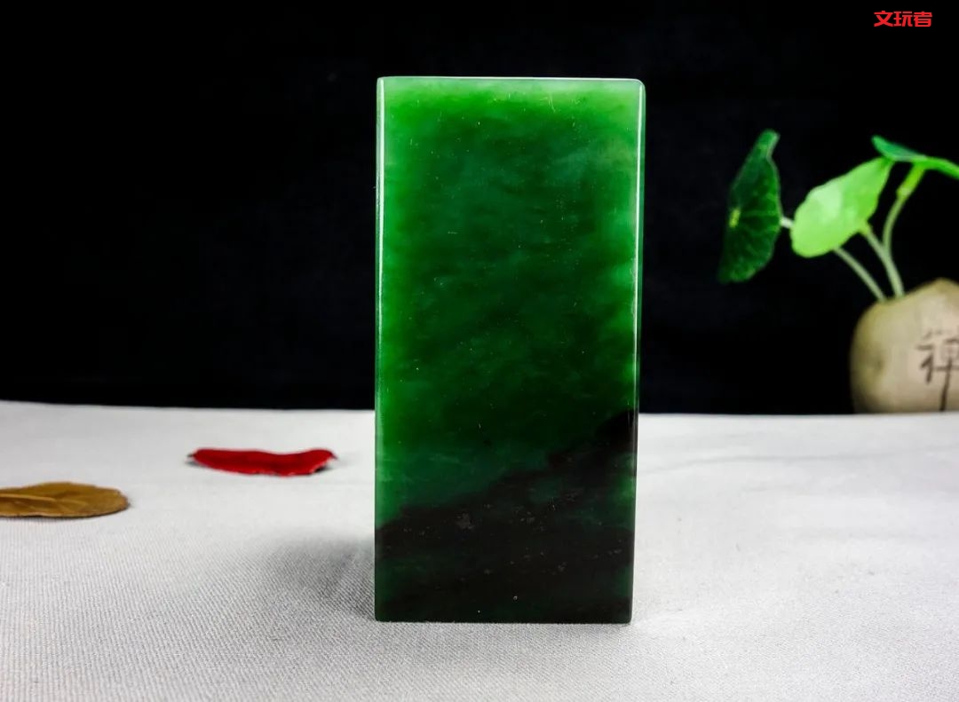 稳赚不赔的买卖！为什么说炒股置地，不如买玉？