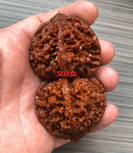 夏天抓紧玩这四种文玩，上色包浆的速度能翻好几倍！