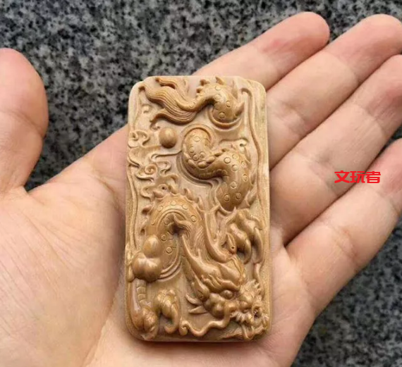 听说，男人玩文玩比吸烟省钱?