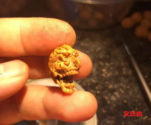 核雕千千万，这种小巧又精致，包浆后美上天！