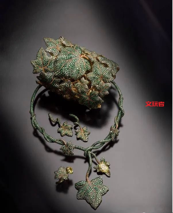 这种“绿色石头”为什么地位这么高？敢与祖母绿叫嚣？