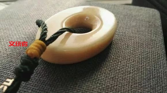 听说，男人玩文玩比吸烟省钱?