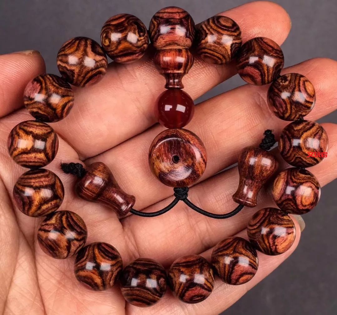 听说，男人玩文玩比吸烟省钱?