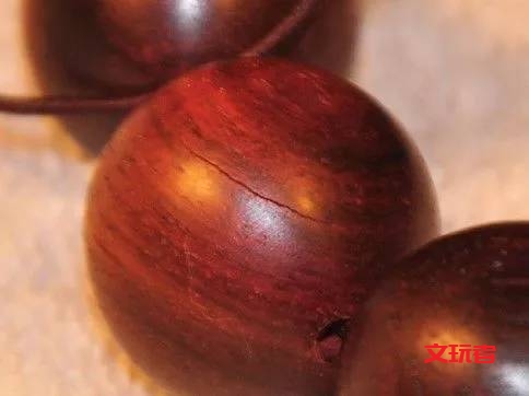 夏天抓紧玩这四种文玩，上色包浆的速度能翻好几倍！