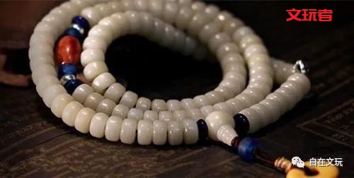 文玩是有味道的,有的香飘十里，有的臭不可闻