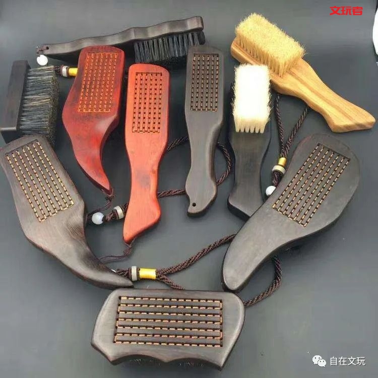 文玩是有味道的,有的香飘十里，有的臭不可闻