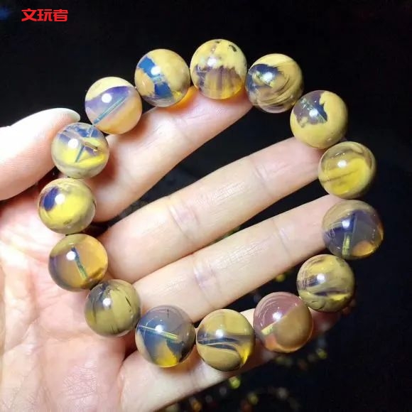 拿手串抵1300块房租？你说值不值？