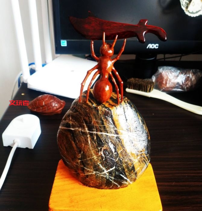 拿手串抵1300块房租？你说值不值？