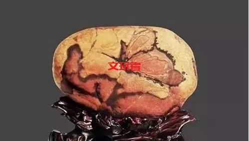 拿手串抵1300块房租？你说值不值？