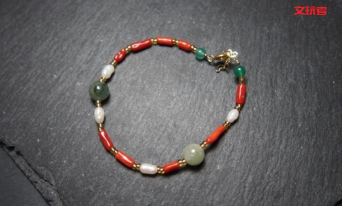 拿手串抵1300块房租？你说值不值？