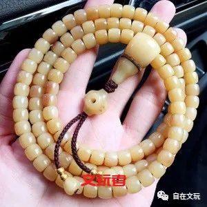 文玩是有味道的,有的香飘十里，有的臭不可闻